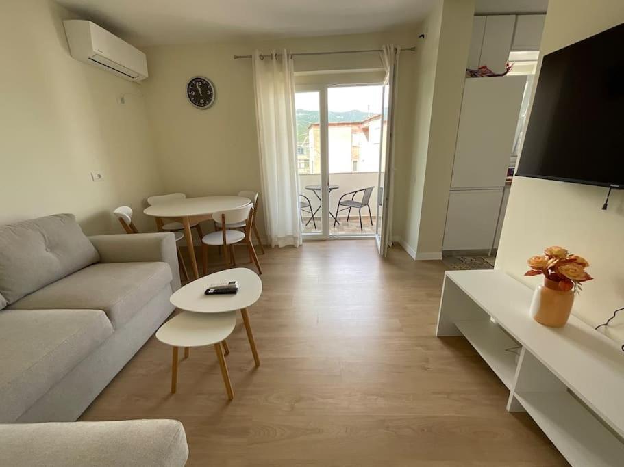 Spring Apartment In Permet Exterior photo